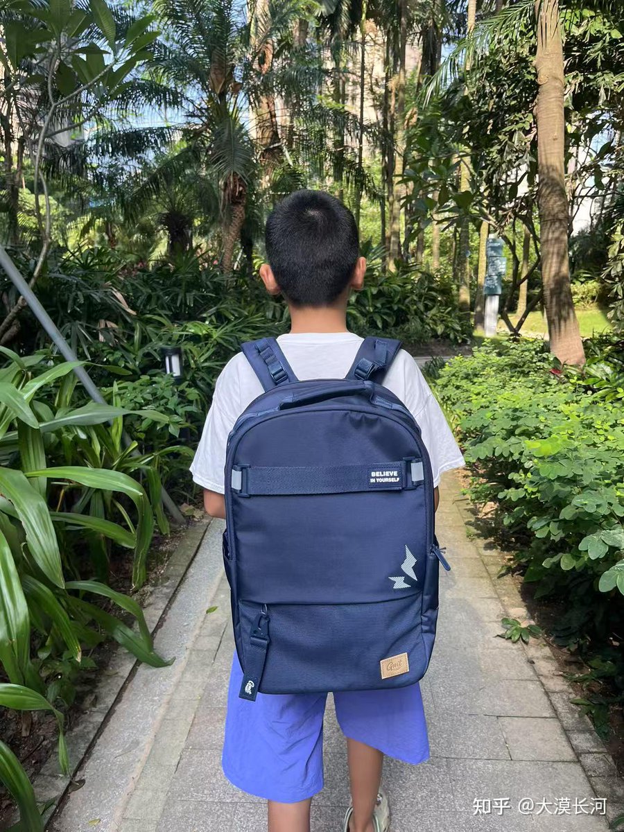 LorenzoBusb6's tweet photo. New semester’s here! Fresh books, new goals, and endless possibilities ahead. Let’s make this term count ， https://t.co/xFJVlm41jn
