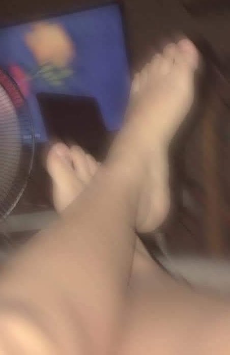 nanamyux's tweet photo. No te gustaría echarme tus mecos en mis pies 😋

#feetfetısh #feetbuy #pies #footfetısh https://t.co/d58leDxiGM