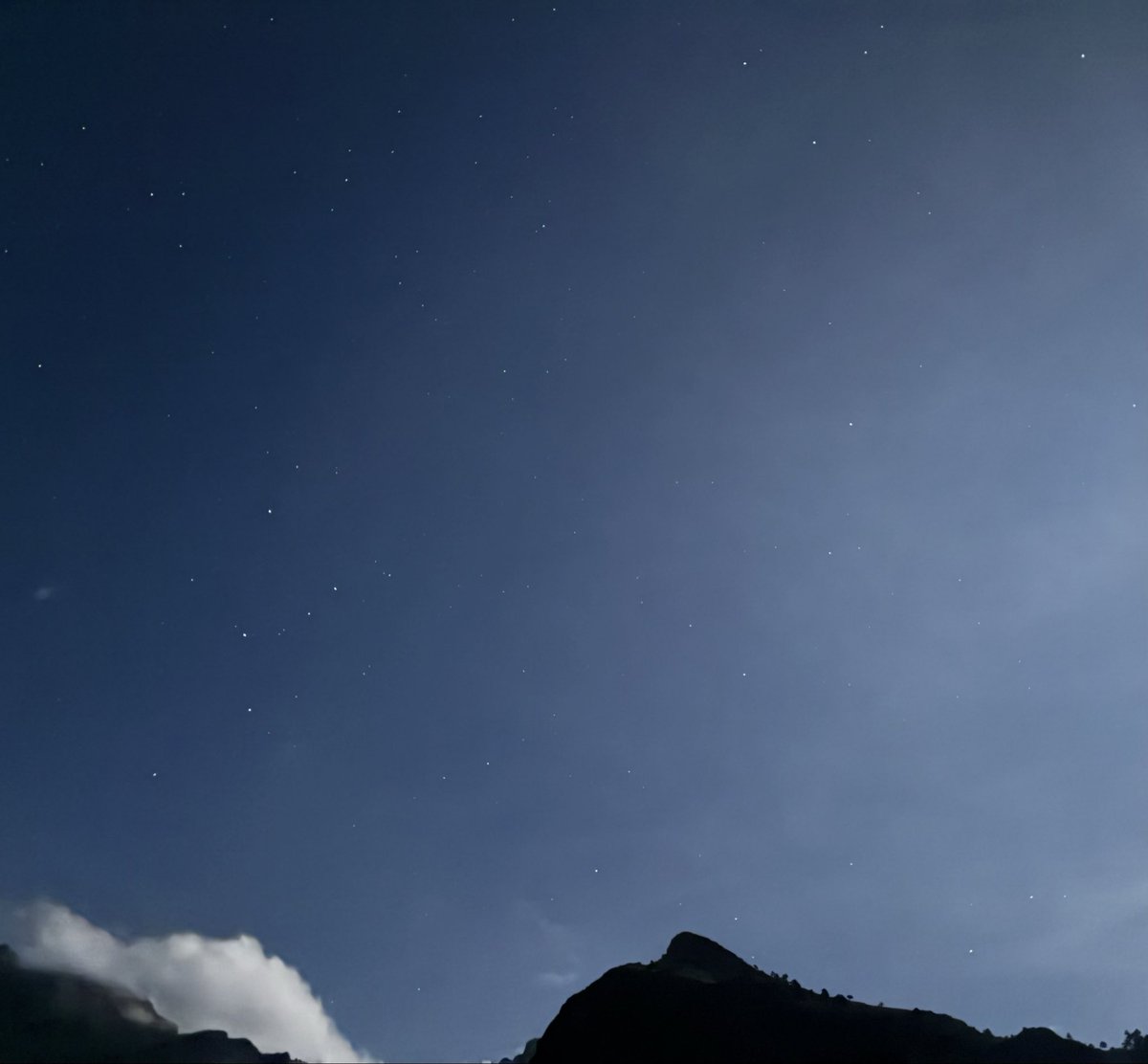 ximthomason's tweet photo. mega amé este finde 🏔️☁️💌 https://t.co/H4tqYWxF6T