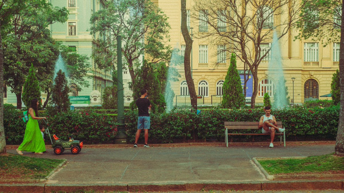 danielxmonteiro's tweet photo. domingo de sol na Praça da Liberdade https://t.co/z0Oe0swZLu
