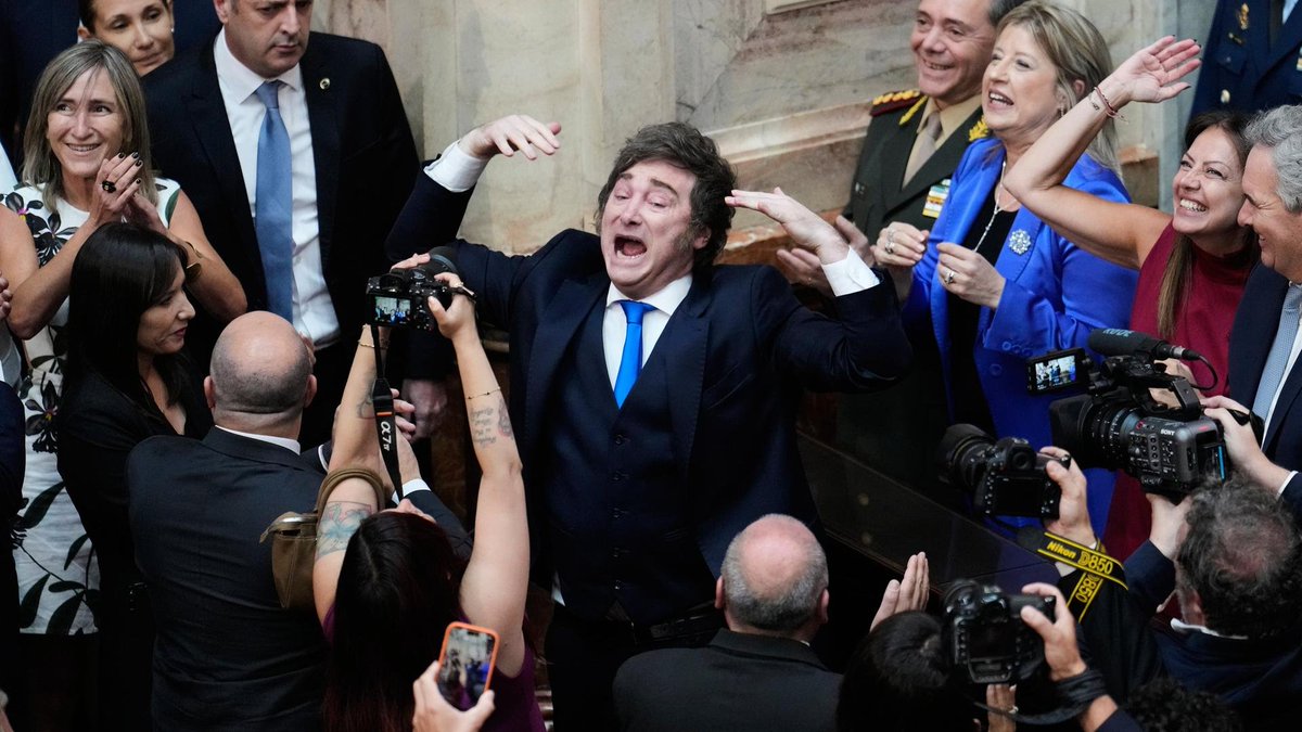 GeopolPt's tweet photo. 🇦🇷 A pobreza na Argentina aumentou 4,1 por cento no primeiro semestre de 2026, atingindo agora 32,3% da população (cerca de 15,5 milhões de pessoas). São dois milhões de novos pobres na em seis meses. A indigência também avançou 1,2 pontos, alcançando agora 7,5% dos argentinos. https://t.co/Qr8tUyTkBa