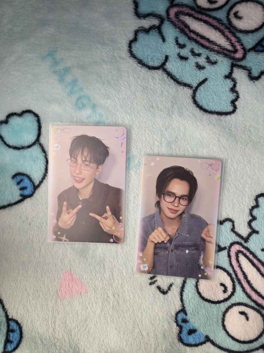 Onyoursong2's tweet photo. ป้าฟริน ป้าขอแจกคอบนี้1คู่ รีทวิตโลด สุ่มวันพุธ 😭😭😭😭
#จูรับทราบแล้วรับรักมาร์คมั้ย https://t.co/XElY5VDmp2