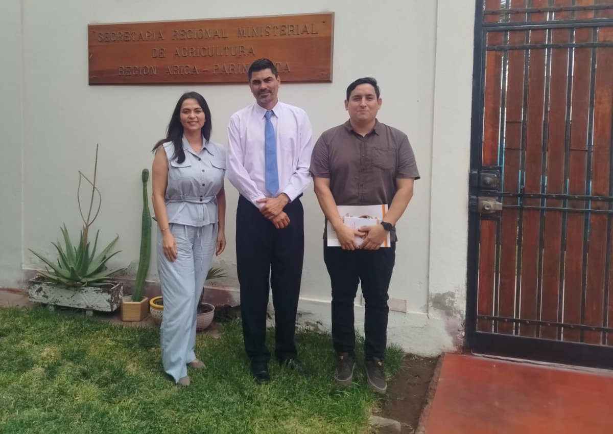 CorfoArica's tweet photo. #Arica Hoy, #Corfo se reunió junto al gestor del PTI Camélidos con el @MinagriArica 

Objetivo: presentar las acciones del año 3 de la iniciativa que es financiada por el @GoreAyP https://t.co/y9owGz5E7r