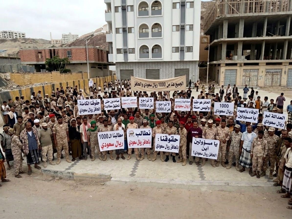 hamedi31132's tweet photo. #حضرموت التسوية في الراتب مطلب أفراد #النخبة_الحضرمية، إسوة بزملأئهم في التشكيلات العسكرية الأخرى في المحافظة .
إنصفوا الجنود حقهم. https://t.co/eEtWKEcfhO