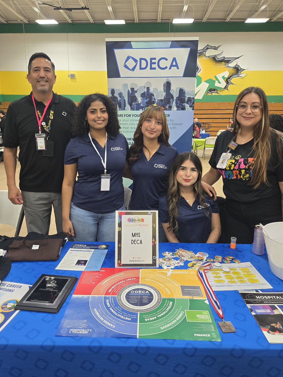 DECAmustang's tweet photo. Memorial DECA at Deafworld promoting CTE business and DECA #misdcte #txdecacoy https://t.co/qLW7pmErvt