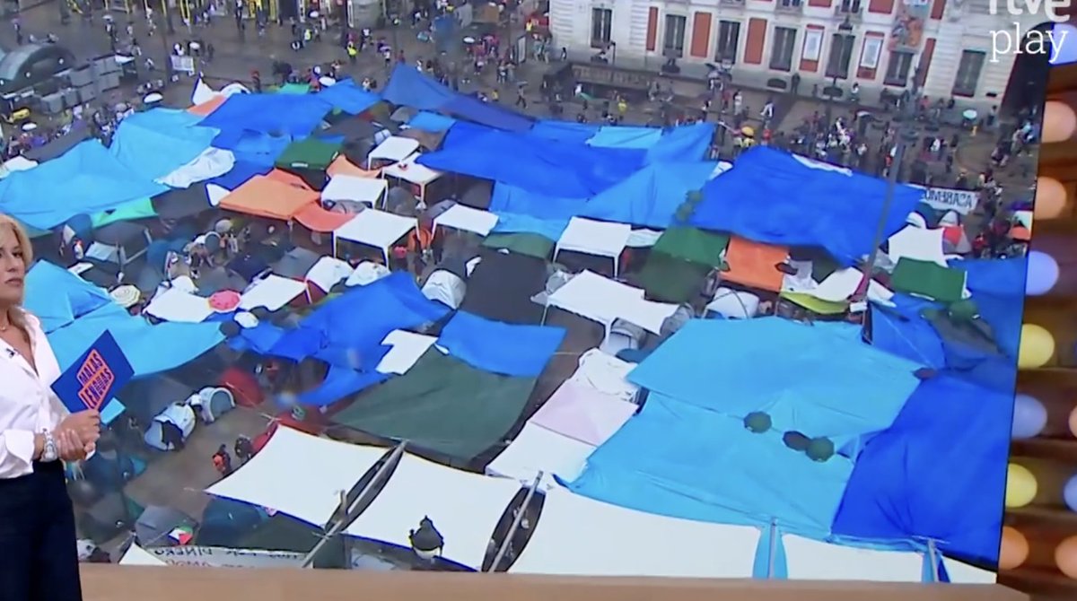 antoral's tweet photo. Por fin hay sombra en la Puerta del Sol https://t.co/ymug9QI7hP