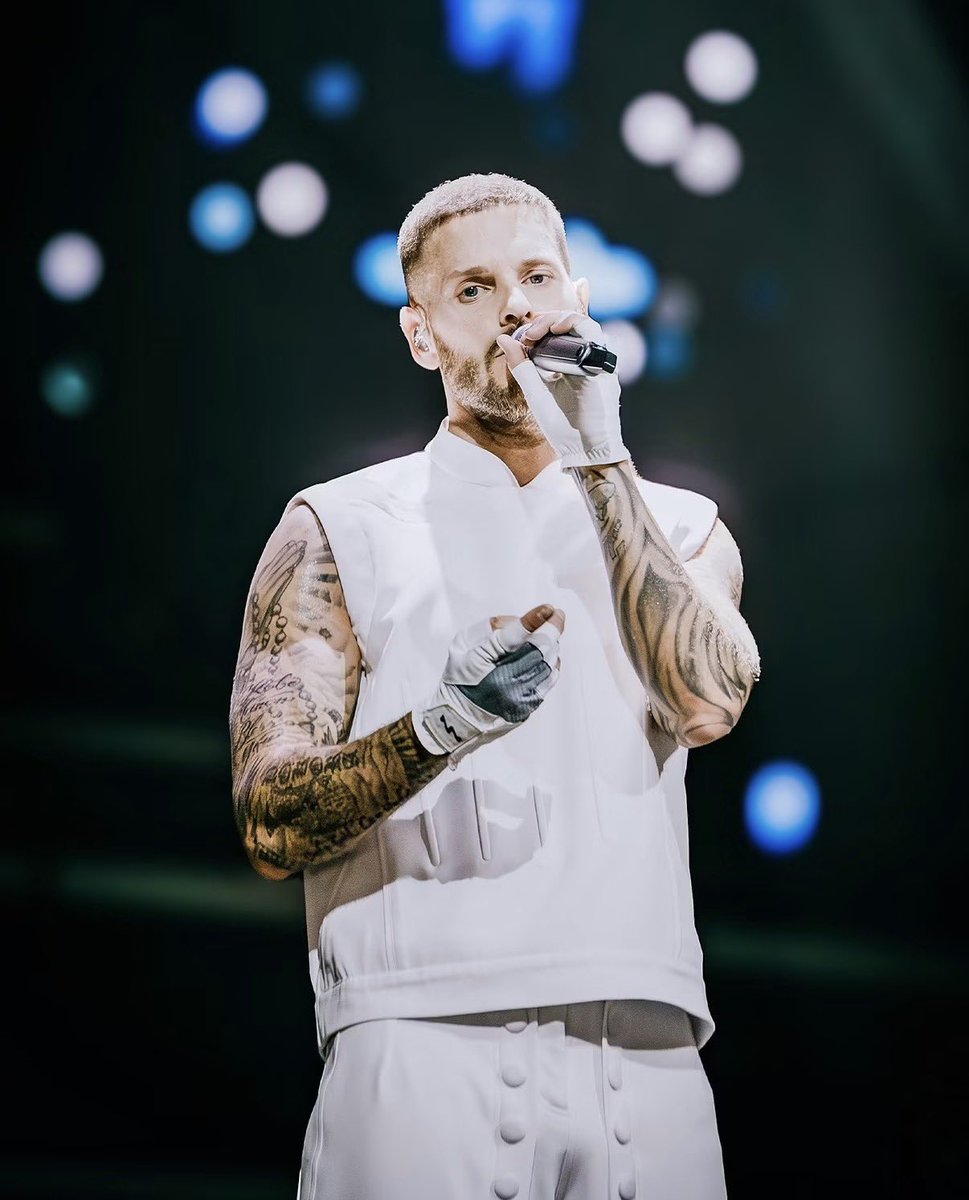 MPBE's tweet photo. Quelques photos prises au concert d’hier à Forest National ! 🤩🕺🎤  @MPokora 

📸 Instant’anne Photography https://t.co/VDehN2VGHA