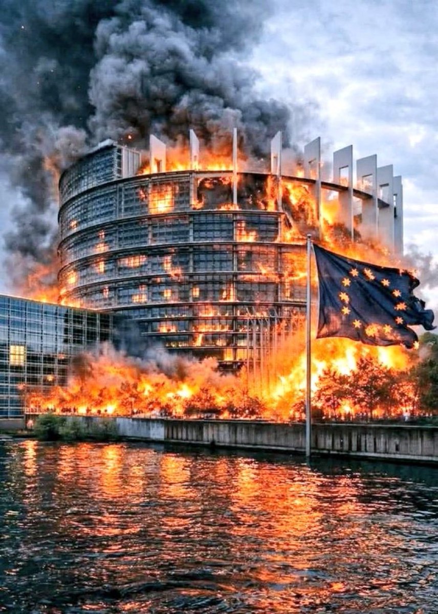 InssoumisP27884's tweet photo. @Subaru_Chan @Patfra06 @cheb_yannis Pas autant qu aujourd'hui  maintenant c'est carrément des communes où ya plus de blanc et avant 2015 les immigrés débarquer pas par bateau en masse tout les jours clandestinement  parle de choses que tu connais trou duc et à qui la faute 👇 https://t.co/LhOSZDy2Du