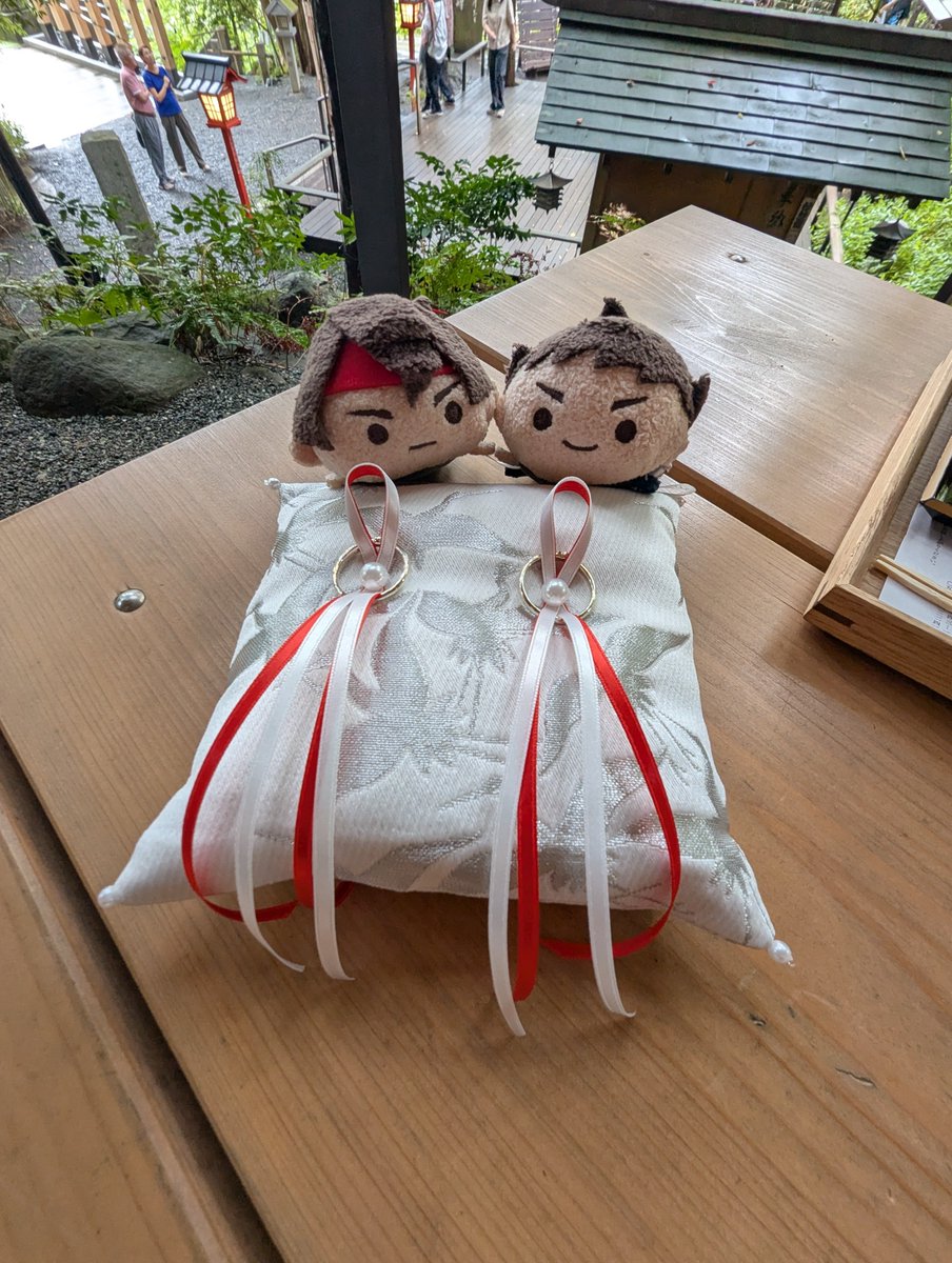 swordlily26's tweet photo. 🙂これ…？あっ…
✨💍💍✨
😐…家主たちが、この日のために。準備をしたそうだ。
🙂…！こ、ころま…ぼく、ぼくのねがいこと…！
😐わかっていると、言ったろう。
…ころのすけ。オレは、キサマを信じているぜ。500年先まで、共に征くぞ！
🙂…！うん。うんッ！！

😭✨😭おめでとう…！👏👏 https://t.co/YvTMP2Tv2I