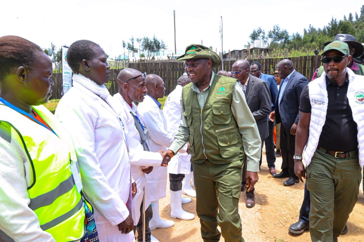 Eng_F_Ngeno's tweet photo. As part of his tour to Mau Forest Complex, the Chief of Staff and Head of the Public Service, @koske_felix commissioned Kabteta Farmers Co-operative Society in Kuresoi North, Nakuru County, as part of the ongoing efforts to strengthen livelihoods under the @MauForest_iclip. https://t.co/jvpQma59Fv
