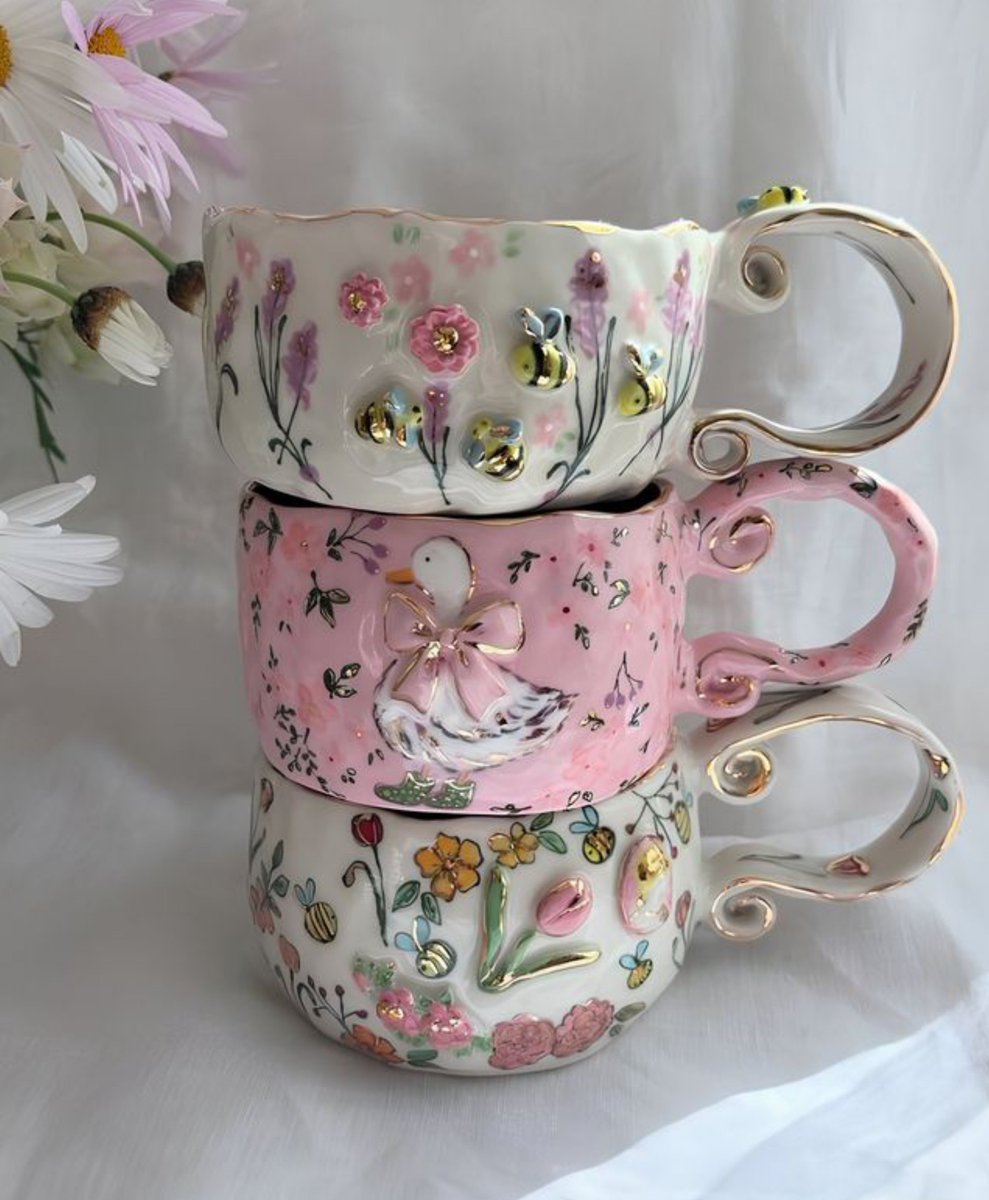 softlymagicall's tweet photo. Patterned princess cups https://t.co/mITAztG7Cr