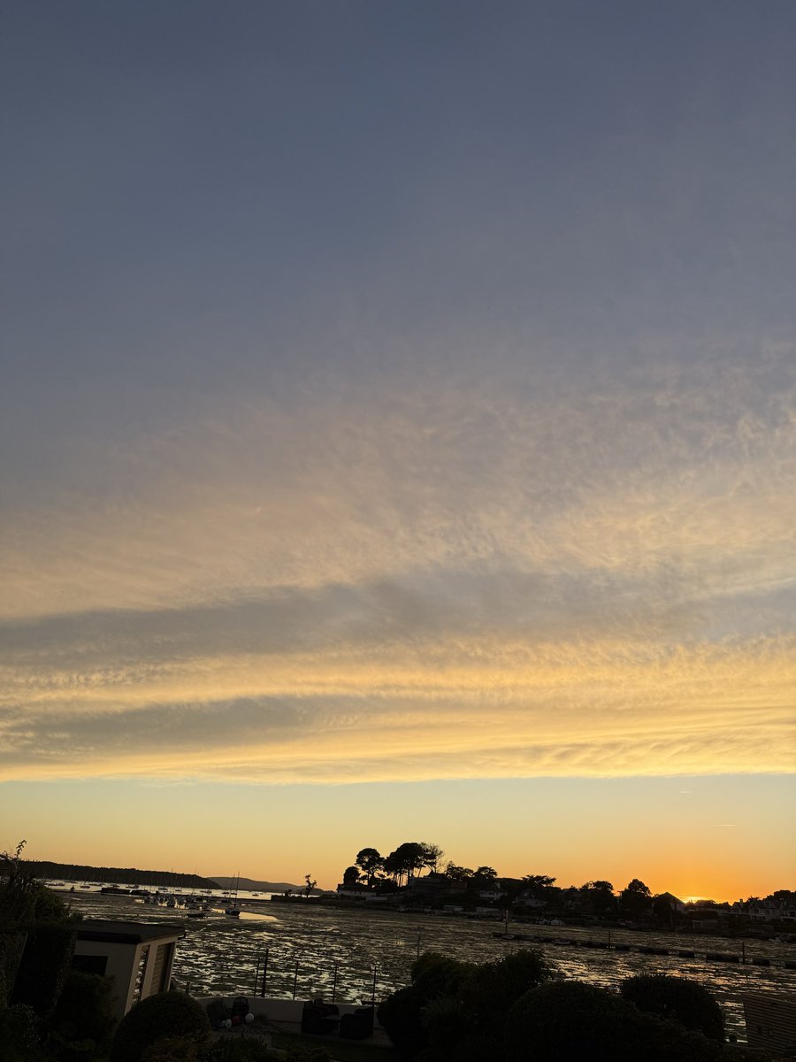 beachstroller99's tweet photo. @PaulBlight6 Updated photo 18.45 https://t.co/Y8B3gmpcR1