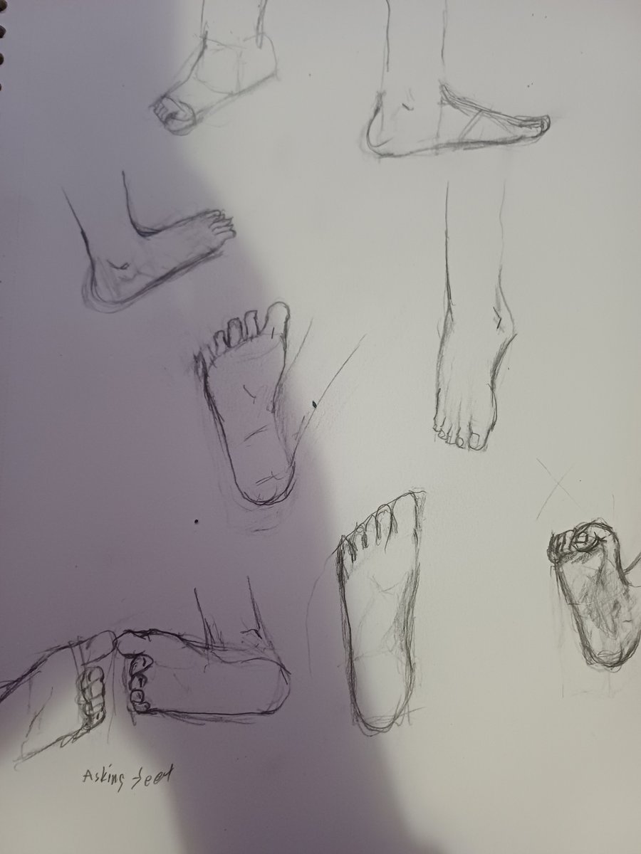 janjan7th's tweet photo. Day 3. Had things to do today but managed to draw some feet today. Definitely harder to get right than hands. Going to draw some more feet tomorrow. Until I can look at them like this🤤 https://t.co/L52w9KqpIM