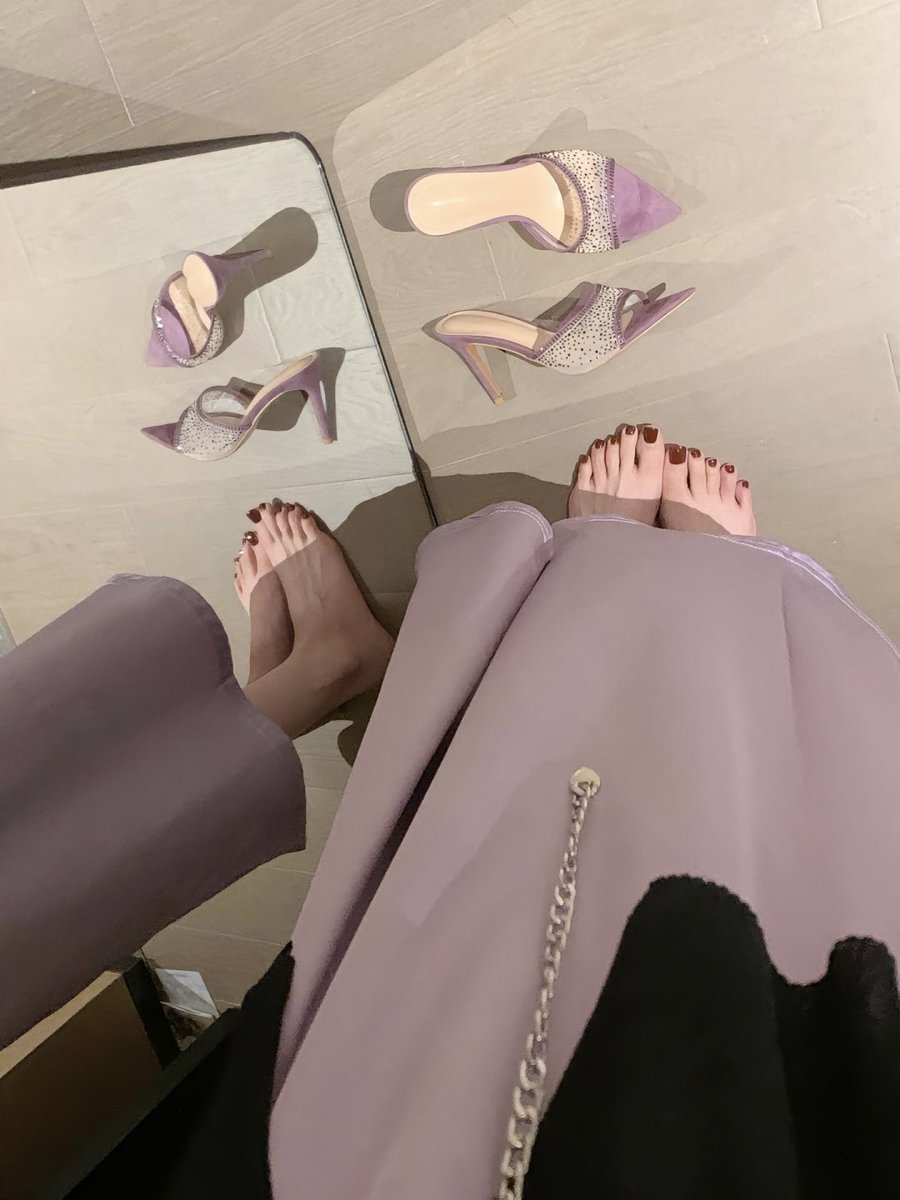 wlpekw's tweet photo. It's all about a complete outfit. https://t.co/xFF0Vezaz6