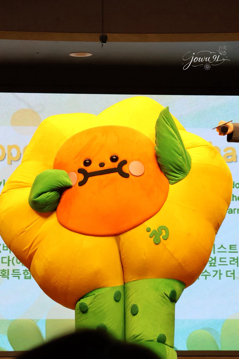 jowu_91's tweet photo. baby jaidee 💛

JOONGDUNK JAIDEE SEOUL SMILES
#JDJaideeFMinSeoul @jaidee__GMMTV https://t.co/9MhYjqNaFp