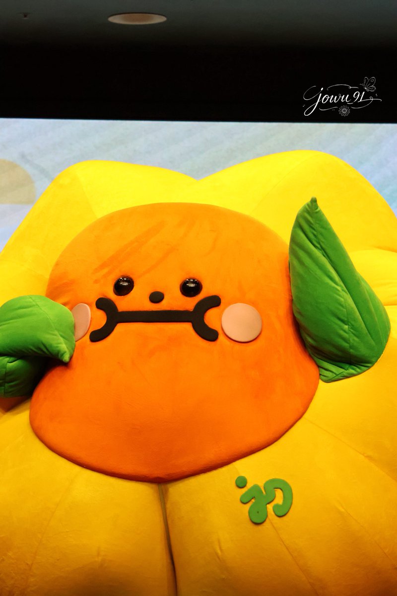 jowu_91's tweet photo. baby jaidee 💛

JOONGDUNK JAIDEE SEOUL SMILES
#JDJaideeFMinSeoul @jaidee__GMMTV https://t.co/9MhYjqNaFp