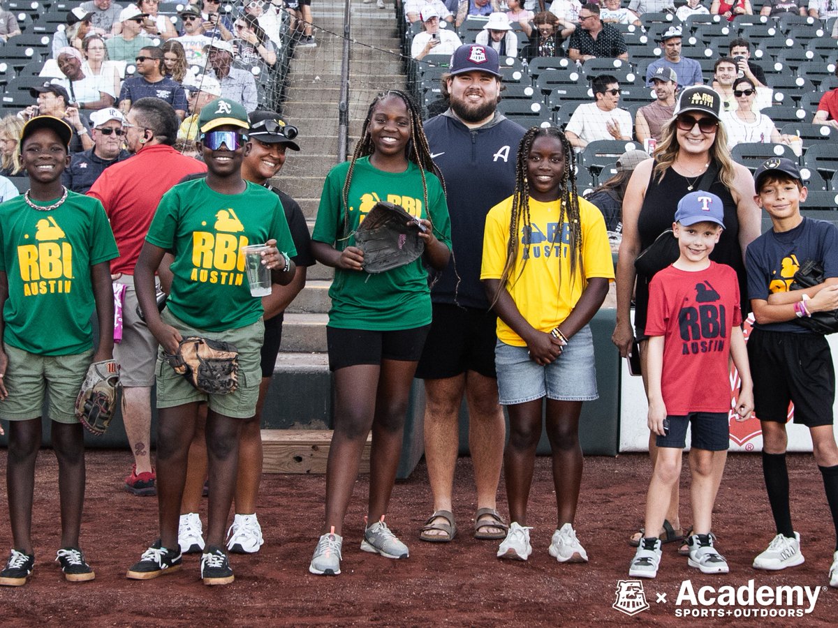 RRExpress's tweet photo. Gamedays made brighter thanks to our @Academy Baseball Buddies, who brought the energy and smiles to the field daily! ⚾️✨
#RockEm | #RRExpress https://t.co/zJtq9qLCVB