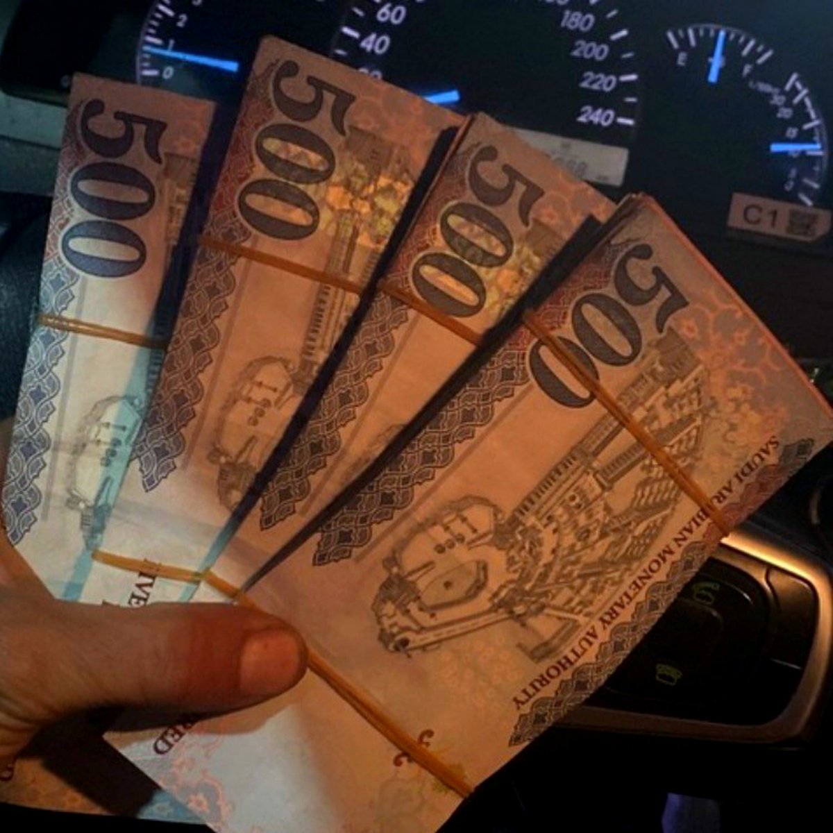 Alad_ps's tweet photo. لو جتك ٧ مليون ﷼ سعودي  اليوم
هل يمكن للمبلغ .. أن يحل كل مشاكلك 💵 

◯ نعم

◯ لا

#الرياض_الان

#ليله_زياد_الحربي https://t.co/EzoPSwtOT4