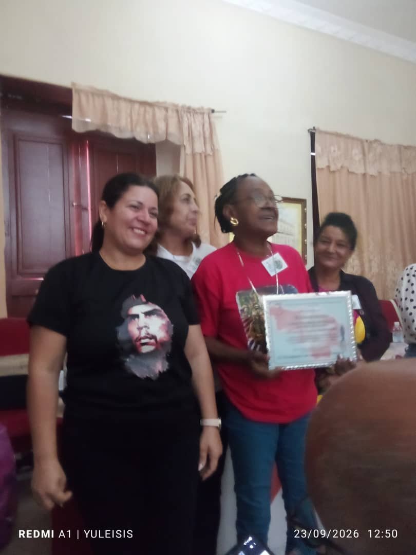 lby780101's tweet photo. Hoy se hace entrega de un reconocimiento a la dirección General Provincial de Educación Villa Clara por los relevantes aportes realizados en el periodo 2021-2025 contribuyendo al cumplimiento de los objetivos de trabajo de la provincia. @dpevillaclara @CubaMined @dmesantaclaravc https://t.co/Y5PkrGKILh