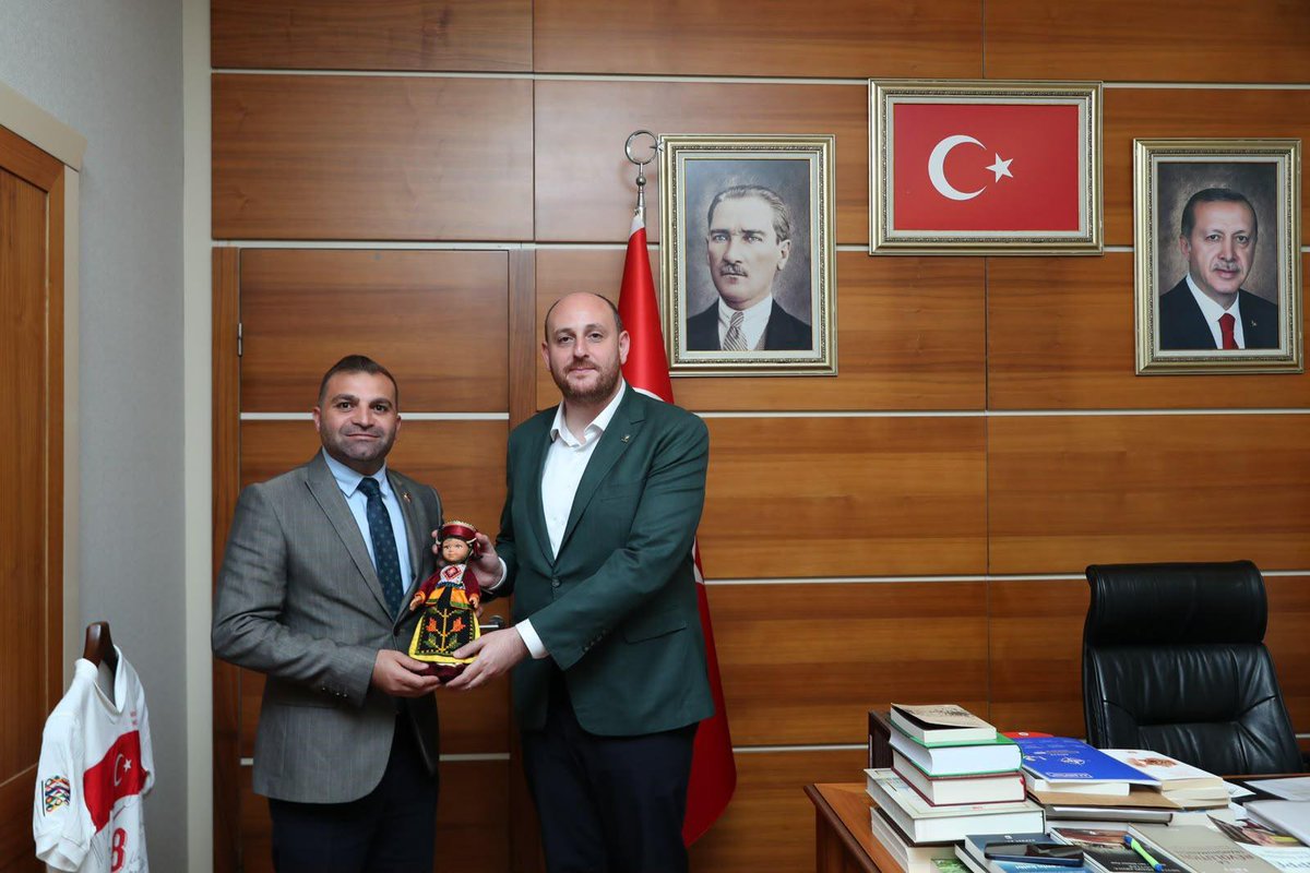 ARDAHANAKPARTi's tweet photo. İl Başkanımız Hasan Şenel, Kadın Kolları Başkanımız Gülten Özdemir ve Gençlik Kolları Başkanımız Muhammed Gök, İl Koordinatörümüz Ferhat Dağ ile birlikte Ankara’da Teşkilat Başkanımız Sayın Ahmet Büyükgümüş ve Teşkilat Başkan Yardımcımız Sn. Kurtcan Çelebi’yi ziyaret ettiler. https://t.co/jrrfqj4aYx