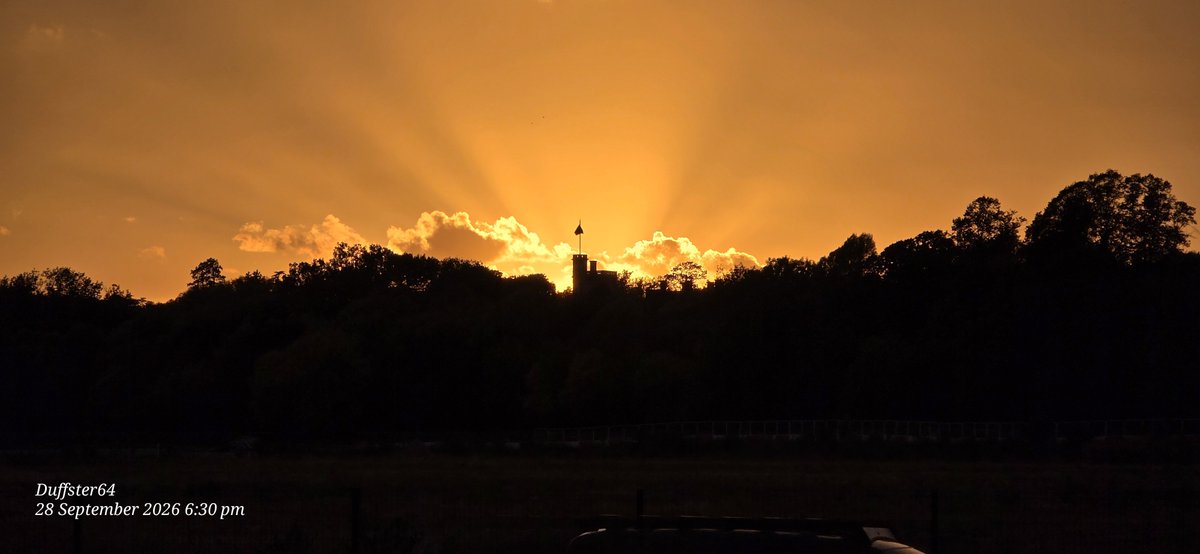 duffster64j's tweet photo. Nice sunset https://t.co/7dj7g7iOmr