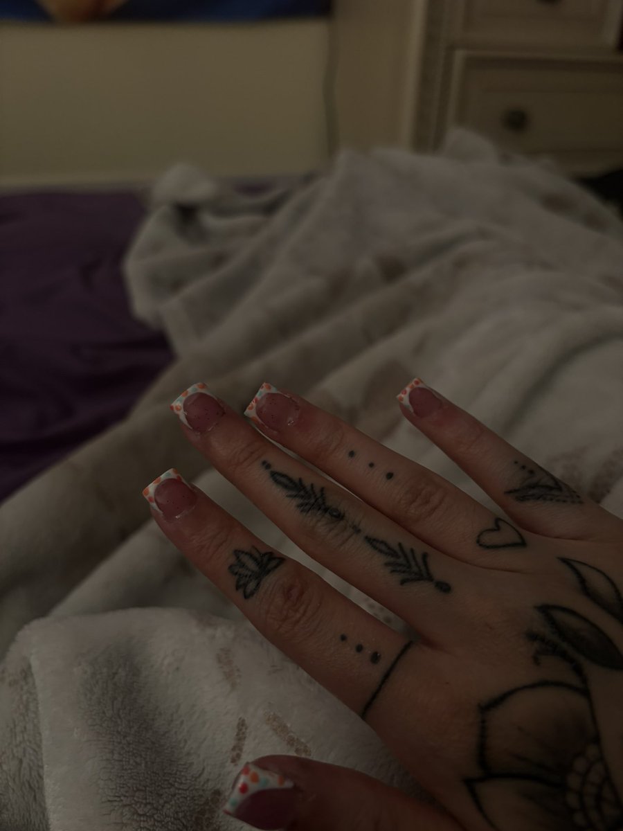 boolbarbie's tweet photo. just a nail page atp https://t.co/0m3z4mQO0Q