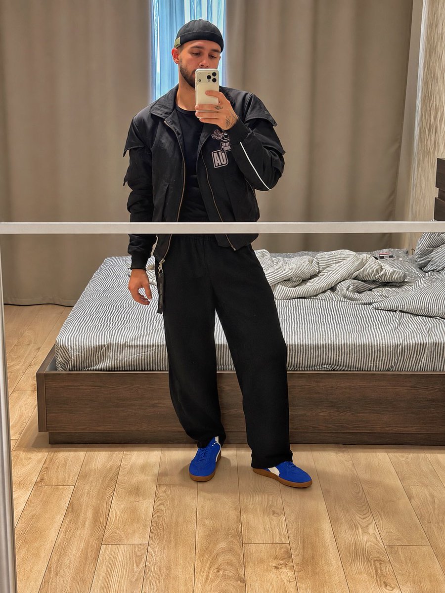 maks19082002's tweet photo. + вайб + приємний вечір 🫐
А шо 🌝 https://t.co/P1jdufXuvK