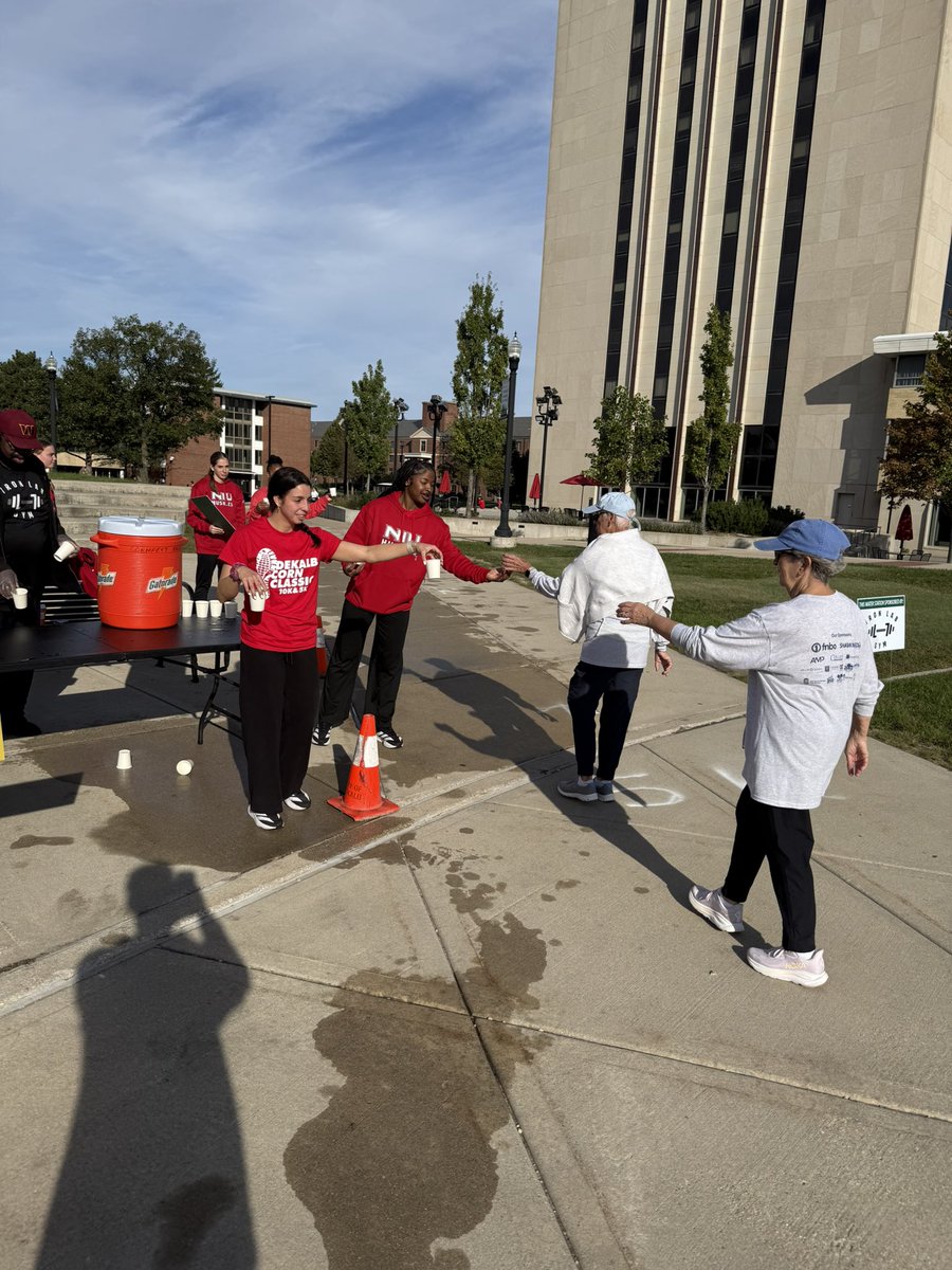 GoHuskiesWBB's tweet photo. Thank you @dekalbcornclassic and Walk to End Alzheimer’s for having us! 🤝 We enjoyed being able to contribute to both events and support our community.
#OnePack | #RunAsOne https://t.co/wI6G7R5vS1