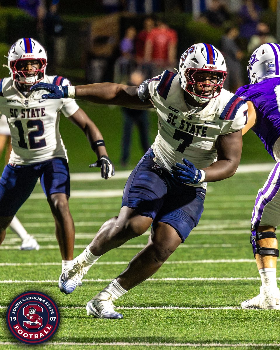 CamMellor's tweet photo. Our @PFN365 highest-graded FCS defenses through 4 weeks:

South Carolina State: 99.5
Harvard: 92.9
Penn: 91.0
Stephen F. Austin: 89.8
Colgate: 88.5
Elon: 87.7
Idaho State: 87.2
Chattanooga: 86.7
West Florida: 86.7
Alabama A&M: 86.4
South Dakota State: 86.1
Austin Peay: 85.9
Western Illinois: 85.4
Illinois State: 85.4
Alabama State: 84.5

📸: @SCState_Fb