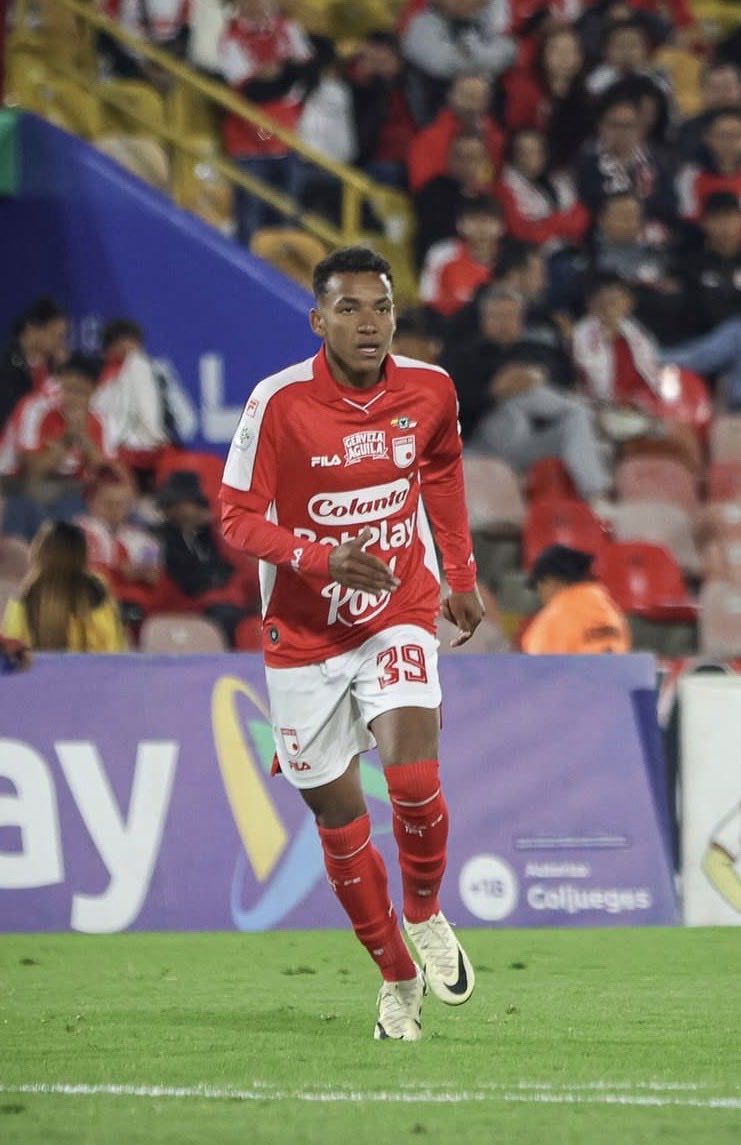 Samu111409's tweet photo. 🇨🇴🔎 LAS 3 PERLAS DE SANTA FE

🔴⚪ Jhojan Zúñiga — 2007 | LI
Lateral de buen recorrido y proyección.

🎯 Christian Portocarrero — 2007 | VO
Técnico y asociativo, buen último pase.

⚡ Martín Cuesta — 2007 | EI
Rápido y desequilibrante en el 1 vs 1. https://t.co/oHu1PJvDOf