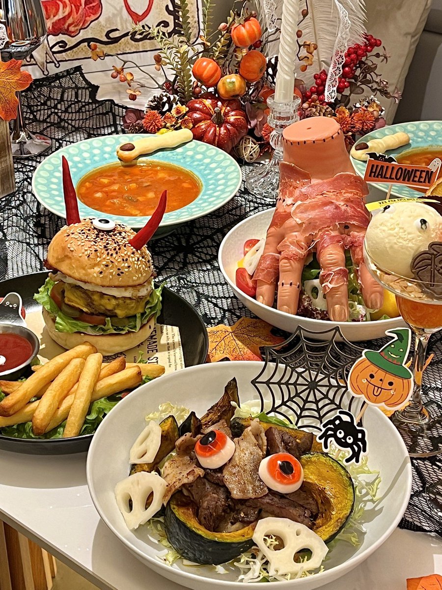 Kerrellyc1's tweet photo. Plato especial Día de Muertos! Mole con guarnición de calabaza y cempasúchil, para celebrar con sabor tradicional mexicano.， https://t.co/NjVmtJMLDR