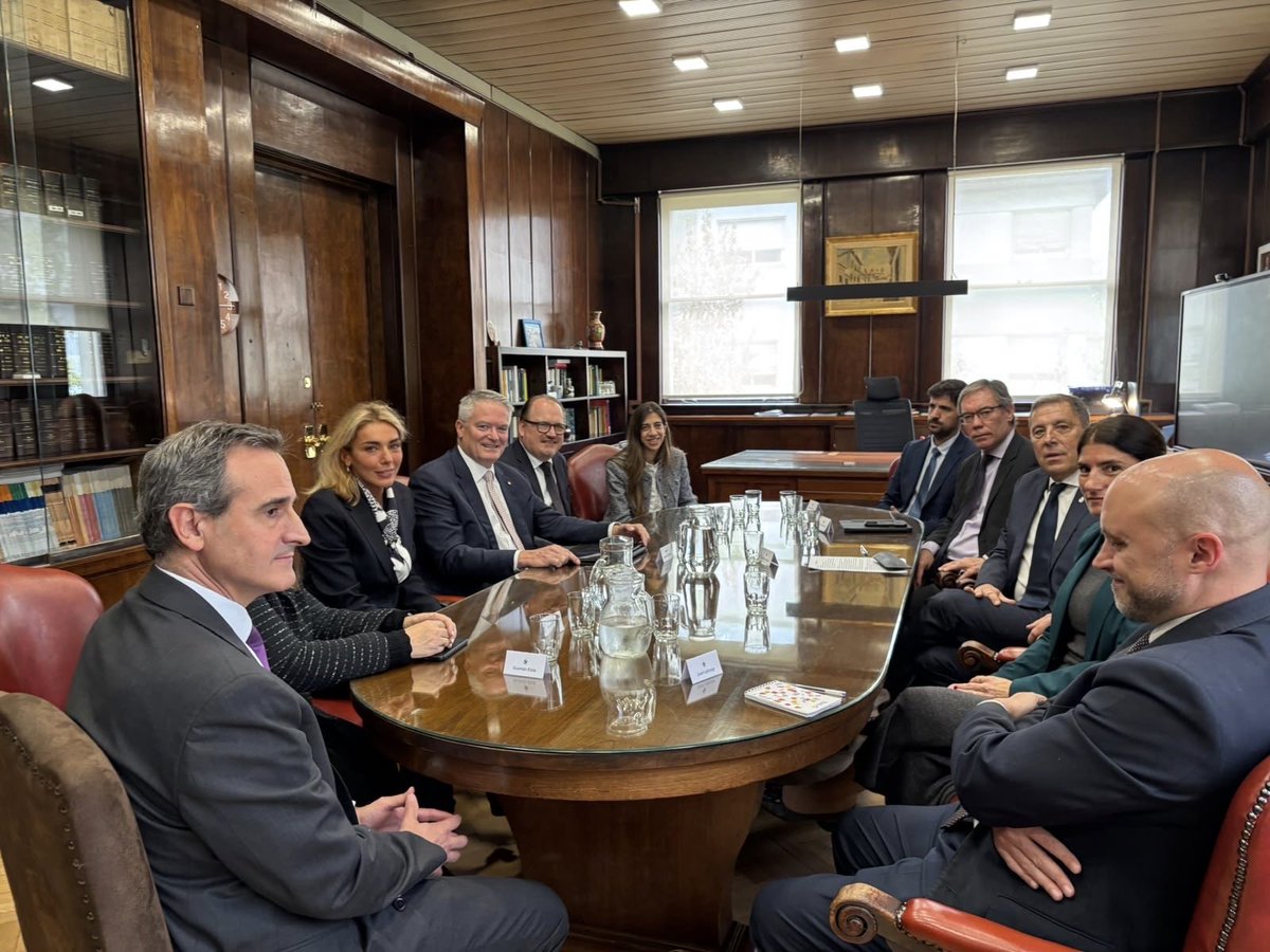 SilviaOECD's tweet photo. President Orsi and OECD Secretary-General Cormann discussed closer cooperation with Uruguay. Multilateralism is at the heart of our work together: sharing ideas, tackling common challenges and ensuring Uruguay has a voice in shaping international standards. https://t.co/J9ssV7F4WO