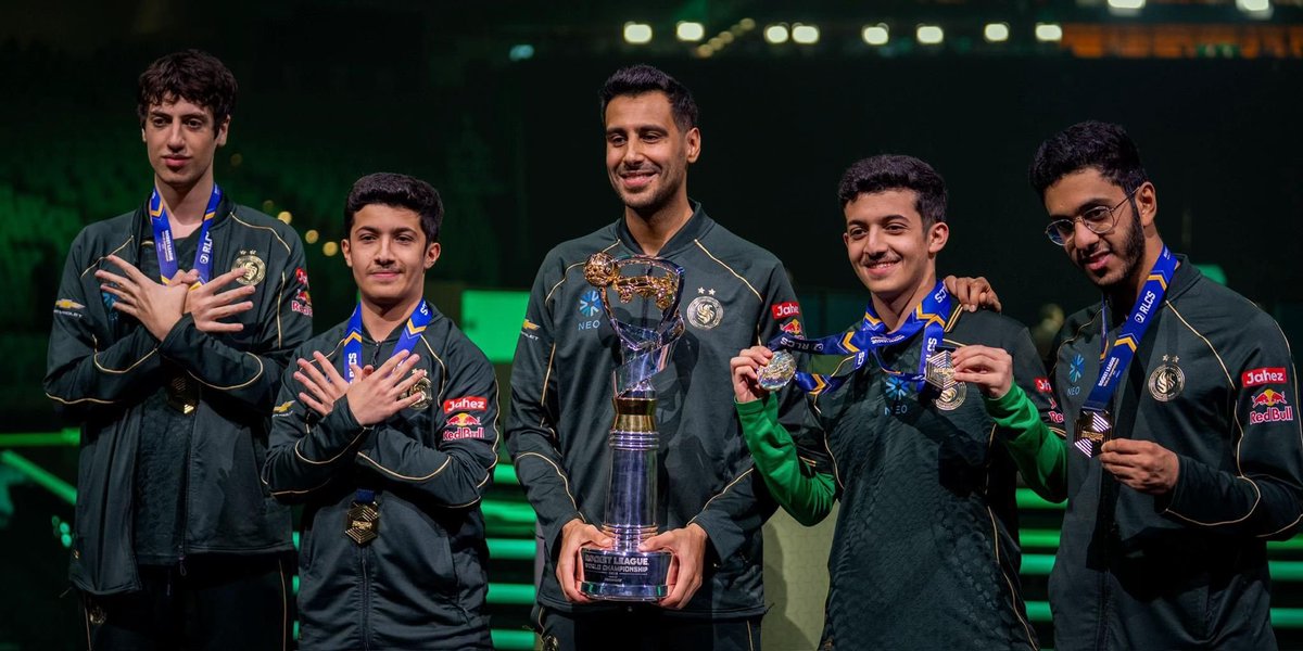 ZEEZ0_rl's tweet photo. كل ذا السوبر التيم من أجل إيقاف الأخضر (أبطال العالم وحكامها) 🇸🇦👑 https://t.co/xvO7HPGryY