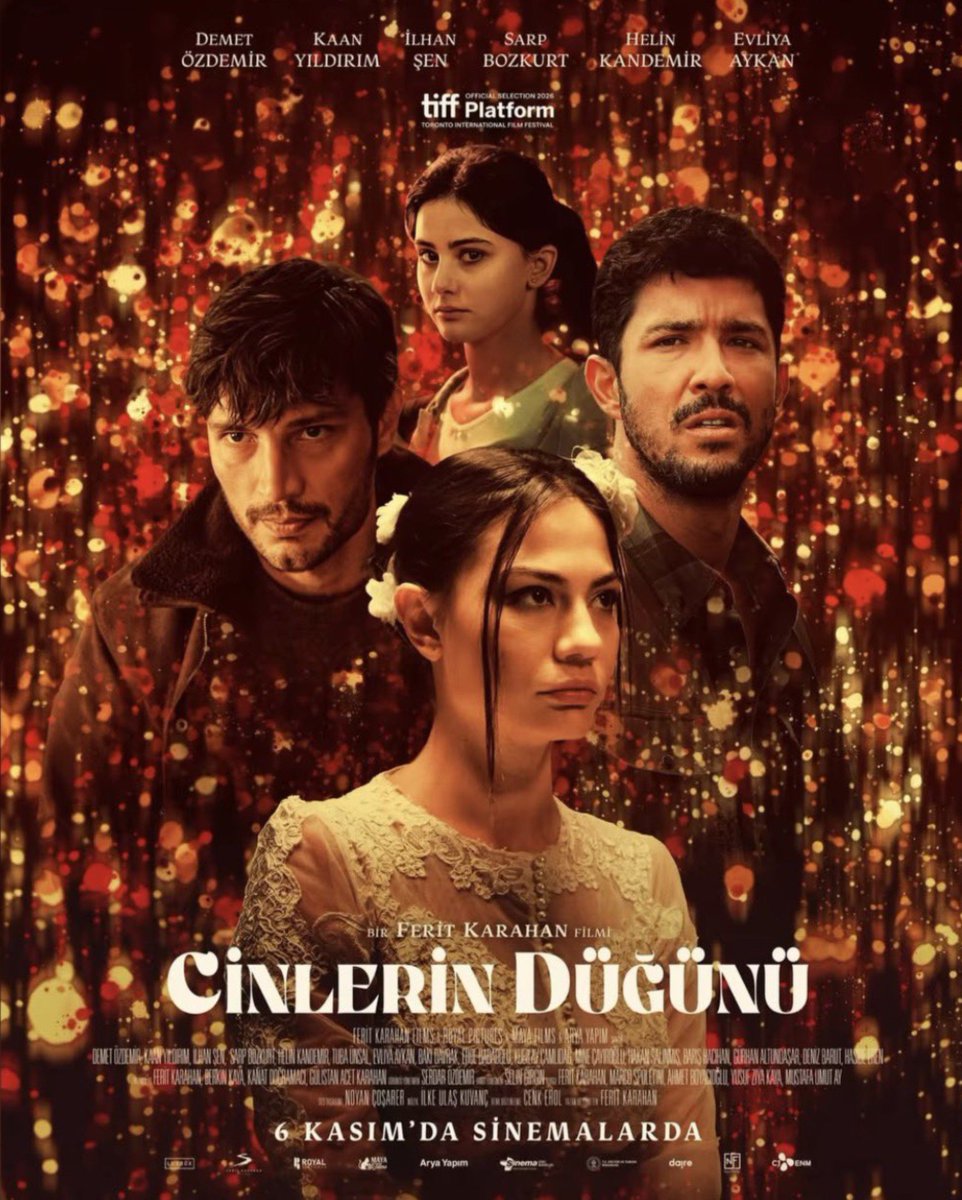 DeliGurdal4f's tweet photo. Sevilen ekran yüzleri dev bir sinema projesi için bir araya geldi Demet Özdemir Kaan Yıldırım İlhan Şen Sarp Bozkurt Helin Kandemir ve Evliya Aykan gibi yıldız isimleri kadrosunda buluşturan Cinlerin Düğünü sinema salonlarını hareketlendirmeye hazırlanıyor sıcak tonların hakim olduğu ışıltılı afişiyle merak uyandıran yapım 6 Kasım itibarıyla sinemalarda vizyona girecek seyirciler bu dev kadronun beyazperdedeki uyumunu görmek için gün sayıyor