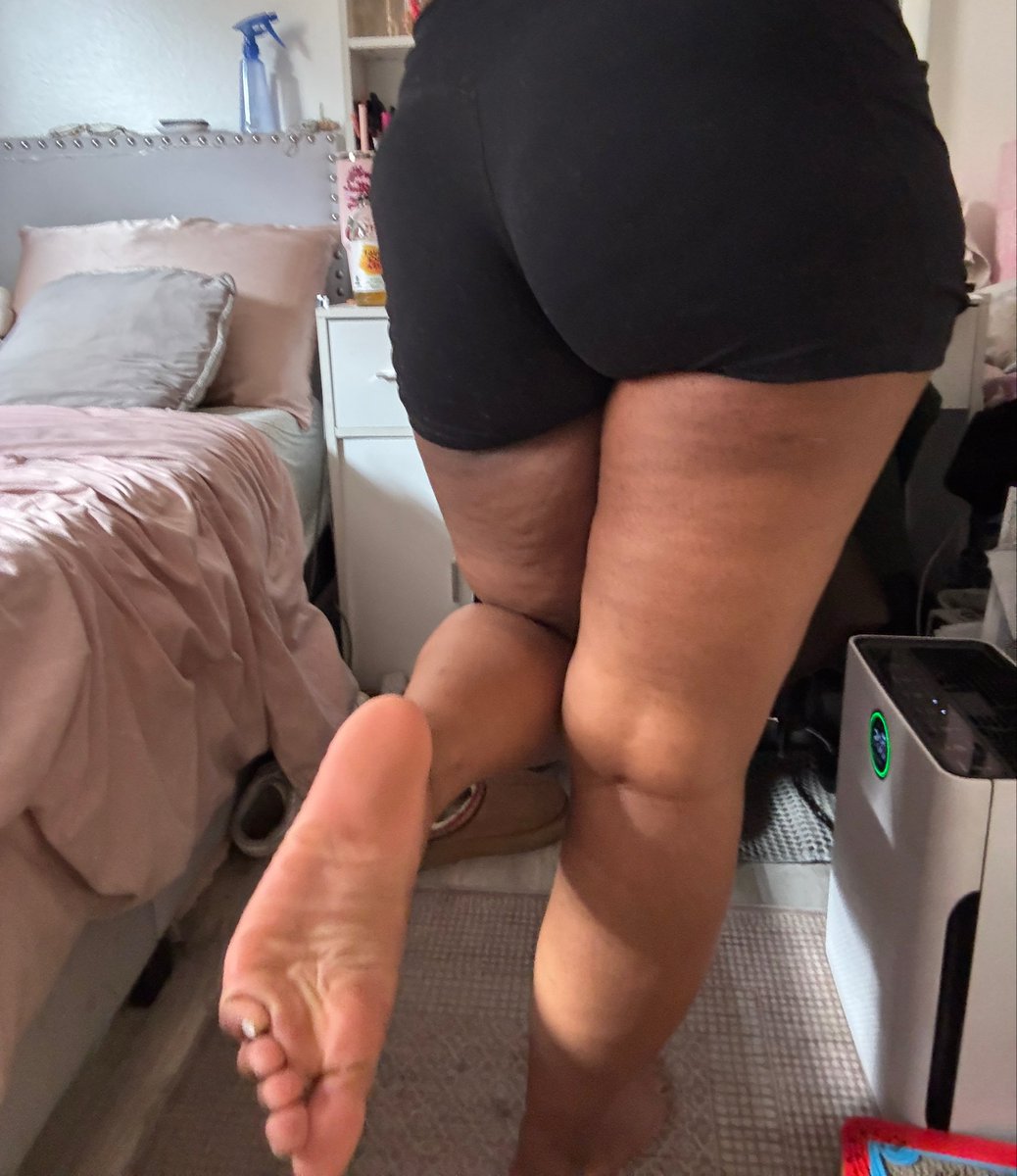 notenough4kae's tweet photo. Waking up bratty and craving a drain. Who’s my next victim? 

Findom finsub collegebrat fincuck drain wallet https://t.co/hQeky38VSv