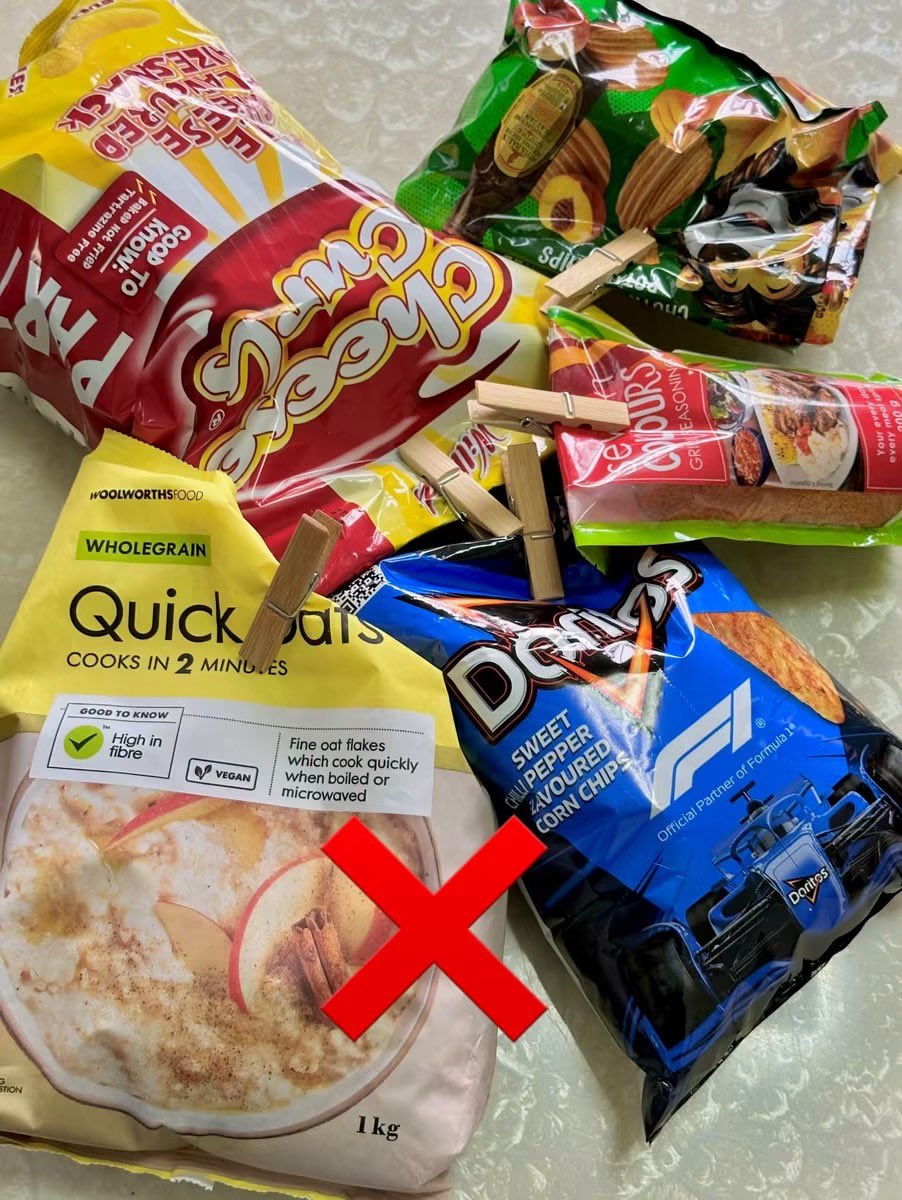 MsRuby_'s tweet photo. Please stop using clothes perks for food๐ค๐พ๐ค๐พ๐ค๐พbuy the snack clips https://t.co/NFMNS5GaOx