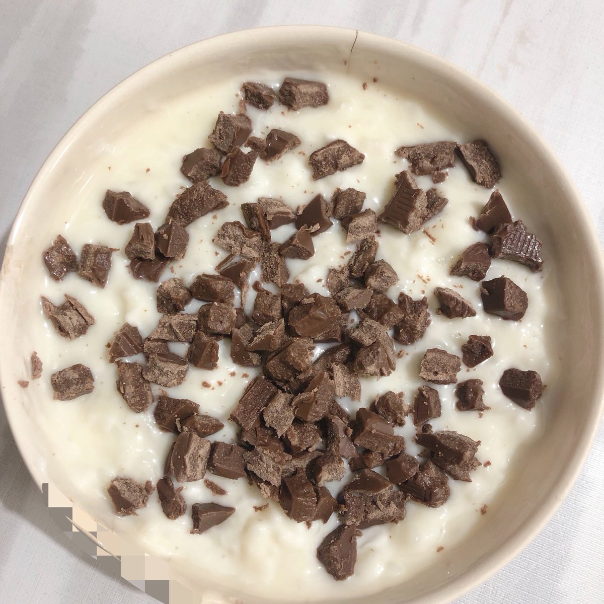 wonyettex's tweet photo. Rice pudding w chocolate for dinner :3 https://t.co/5hOGrswrrc