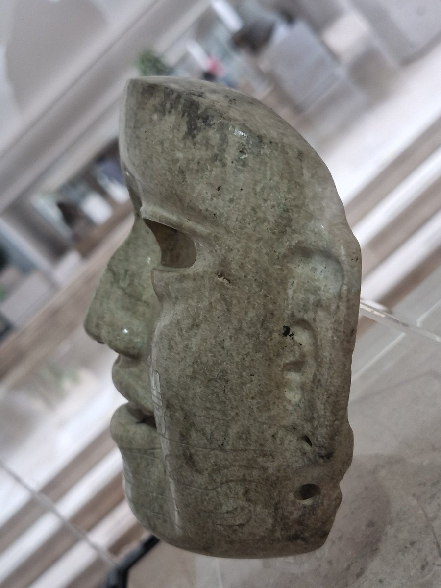 LeoLopezLujan's tweet photo. ROSTROS DEL PASADO
   Máscara olmeca, Arroyo Pesquero, Veracruz, 900-400 a.C. MAX, Xalapa. https://t.co/J8bPQXN2cN
