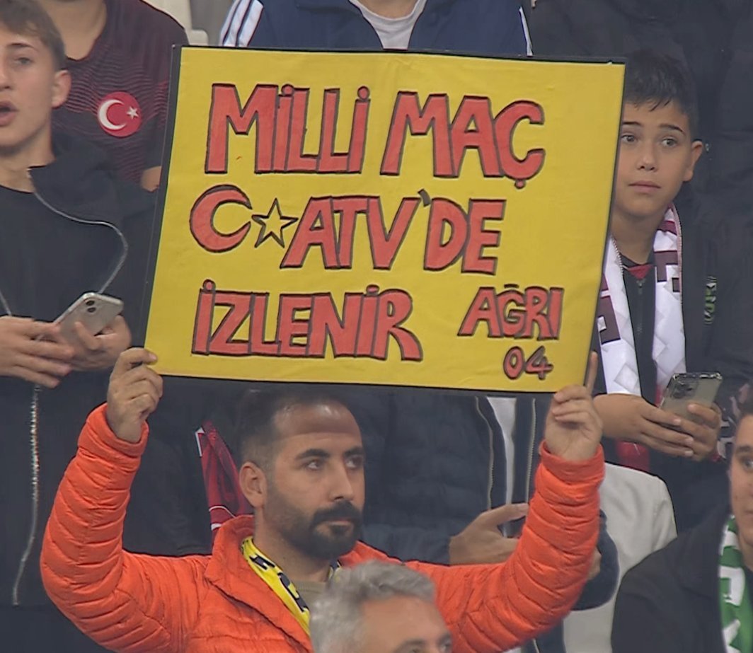 zephftbl's tweet photo. reklam mı aldın bu pankart ne amk ya https://t.co/cPZhr0HI9v