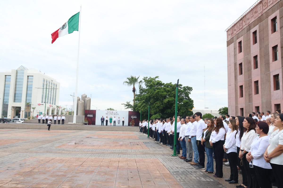 IMTESonora's tweet photo. 🇲🇽 Con respeto y orgullo por nuestra historia, personal del #IMTESonora participó esta mañana en la ceremonia de Honores a la Bandera, en el marco del 216 aniversario de la Independencia de México.
Ver más: https://t.co/Yb9E9x7DYs.

#SonoraSeTransforma https://t.co/FosyyxsWxW