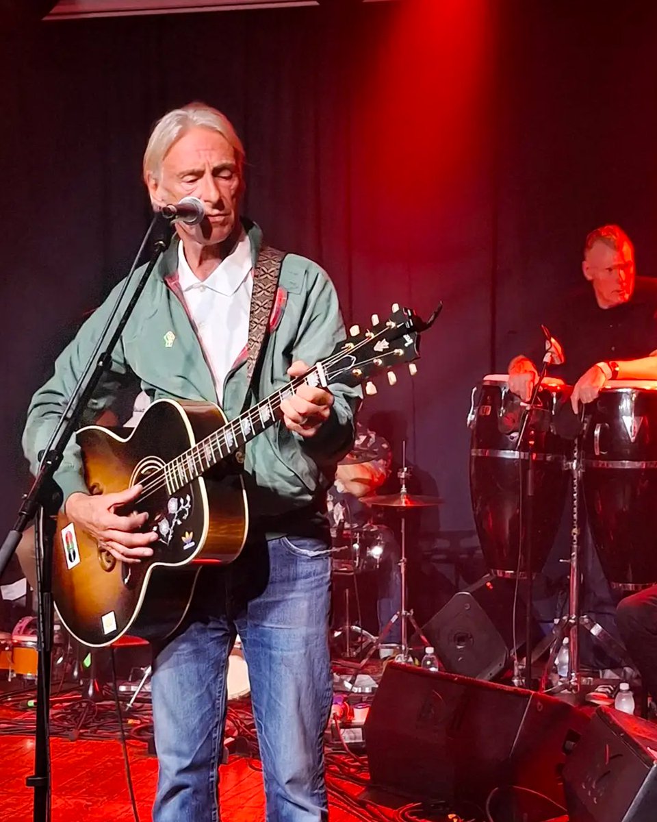 paulwellerHQ's tweet photo. A massive thank you to the Artists For Gaza for organising this important event, raising money in support of Health Workers for Palestine 🇵🇸

🔃📸 Leah Weller, Morgan Nolan, and Gavin John Martin https://t.co/kpb5q4oKM5