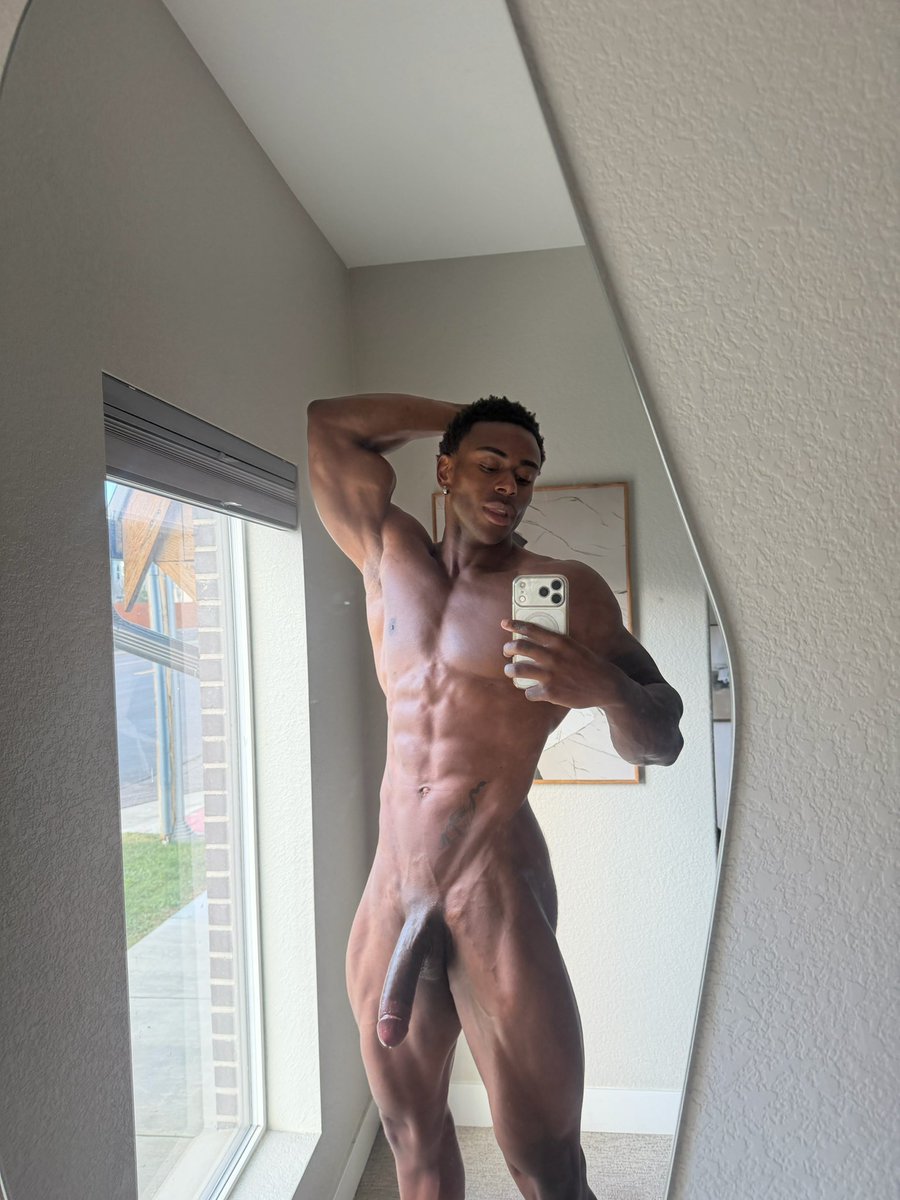 prettyskinboi2's tweet photo. HMU https://t.co/ojIL8A3ZMP