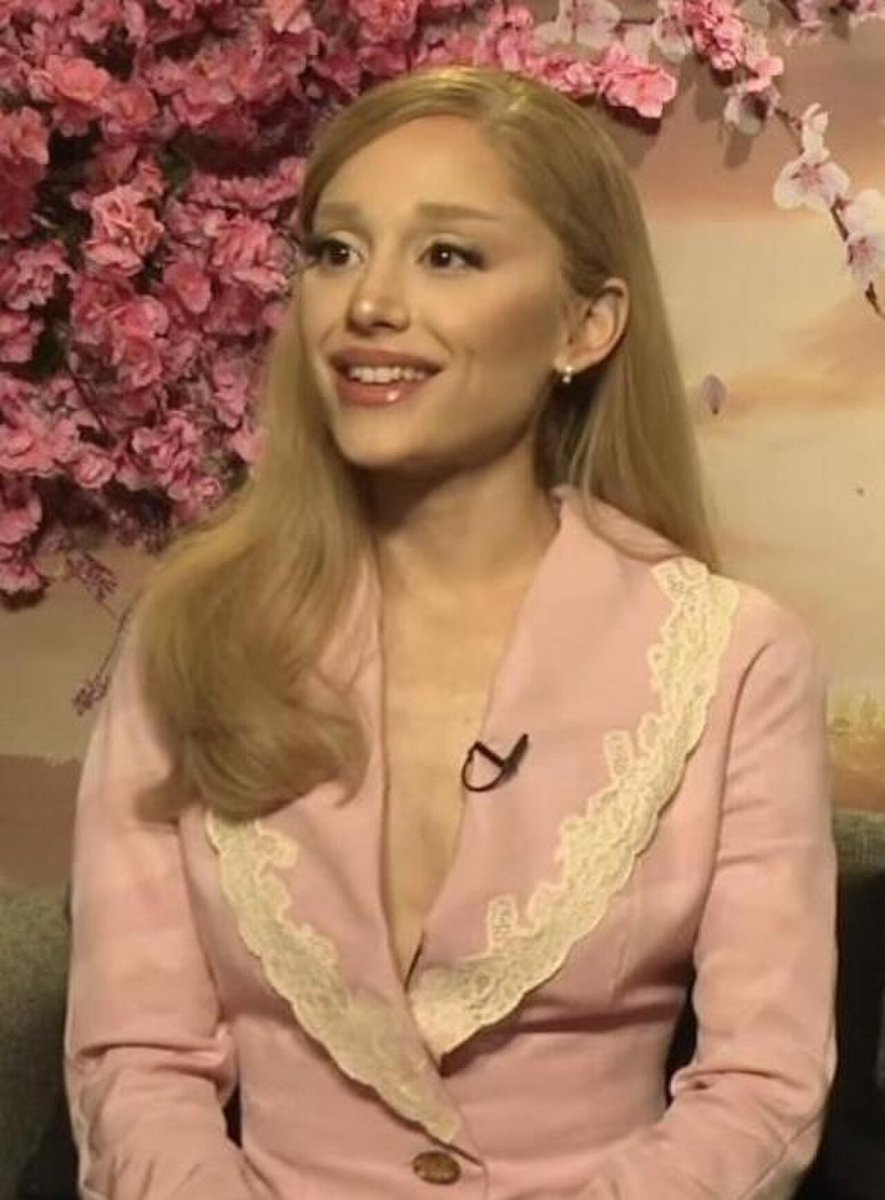 funcharts96's tweet photo. #VMA BEST POP this decade:

2021 Justin Bieber
2022 Harry Styles
2023 Taylor Swift
2024 Sabrina Carpenter
2025 Ariana Grande
2026 LISA https://t.co/G7R1FptM9H