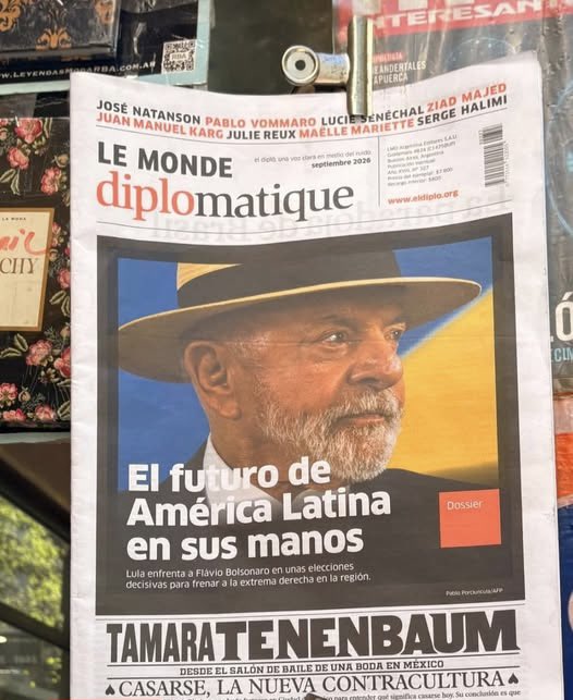crushdobbb20's tweet photo. Mais uma notícia mostrando que não é teoria da conspiração. 

Lula tem que ganhar e de preferência no primeiro turno, caso contrário corremos sérios riscos. 

Trump tá investindo pesado, o mundo sabe disso, a ABIN já soltou alerta, a ONU tbm, mas a maioria dos brasileiros não tem essa consciência e a mídia tradicional brasileira tá apostando na barbárie.
