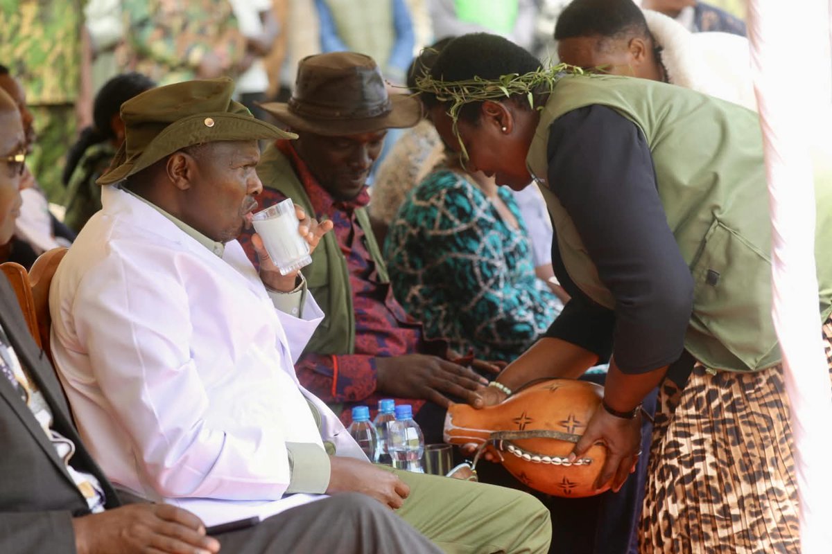 Eng_F_Ngeno's tweet photo. Chief of Staff and Head of the Public Service, @koske_felix , today commissioned the Milikwеn Farmers Co-operative Society in Kuresoi South, Nakuru County. https://t.co/qf3jecdcjo