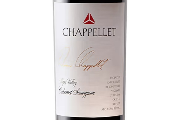 WineReviewOnlin's tweet photo. Also reviewed by @RichCookOnWine: 
@Chappellet_wine 2023 Signature Cabernet Sauvignon, Napa Valley, California
"ripe blackberry aromas joined by fall spice, moderate oak toast, and a dash of dried herbs"
https://t.co/3Gr8KAyRdR https://t.co/mJS5tf4JHA