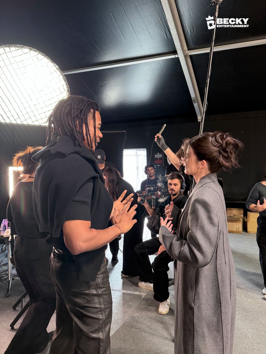 beckyentofc's tweet photo. L'Oréal family ❤️

REBECCA LE DEFILE LOREAL PARIS26
#LeDefileLOrealParis2026xBecky
#beckysangels #BeckyArmstrong @LOrealParisTH https://t.co/4EFtpUrAS9