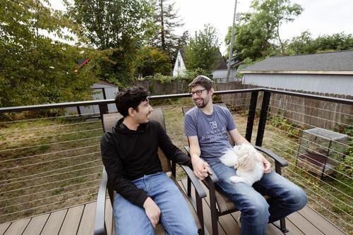 MarkLoftis2's tweet photo. A tour of a neighborhood near Seattle shows how a younger generation is making it work in one of the least affordable housing markets in decades. https://t.co/PdxEvIugyK https://t.co/1CpVZddc7Y