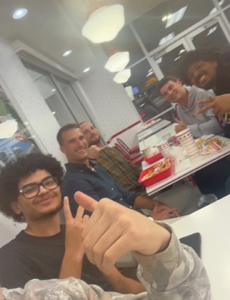 mickakers's tweet photo. Yes, Kirk Cousins got his celebratory In-N-Out meal late last night after the Raiders win over the Saints. This time with teammates, Fernando Mendoza, Dylan Laube and Caleb Rodgers. #vegas #raiders #raidernation  📸 Zach Brady https://t.co/fHeKo09tl2