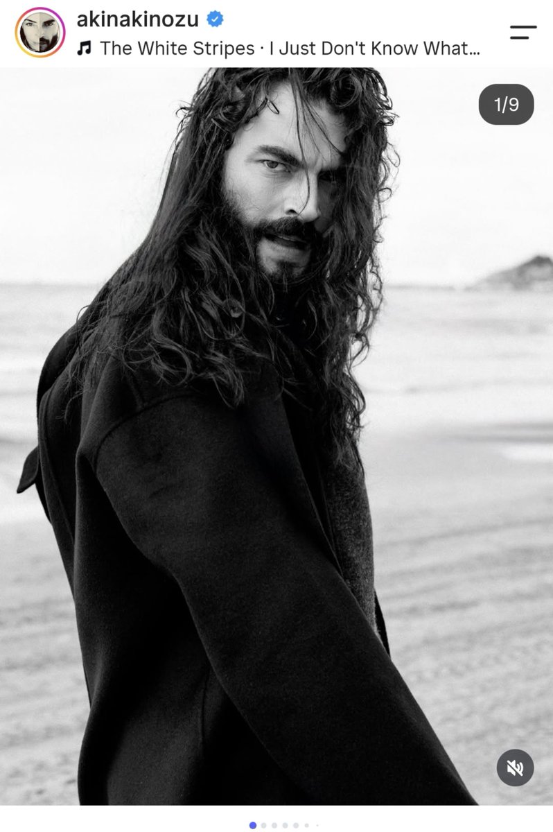 ElTa04993's tweet photo. So it was a photoshoot after all 
Here more photos 📸 
#AkınAkınözü in between https://t.co/1xRyejL8ti